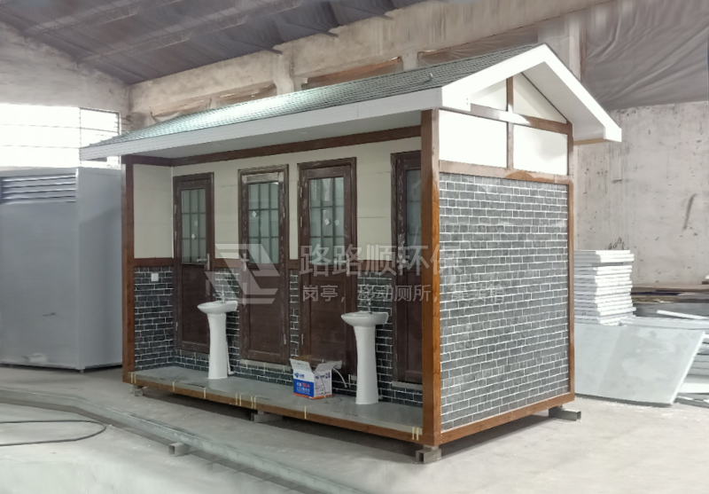 三蹲位仿古雕花板移动厕所